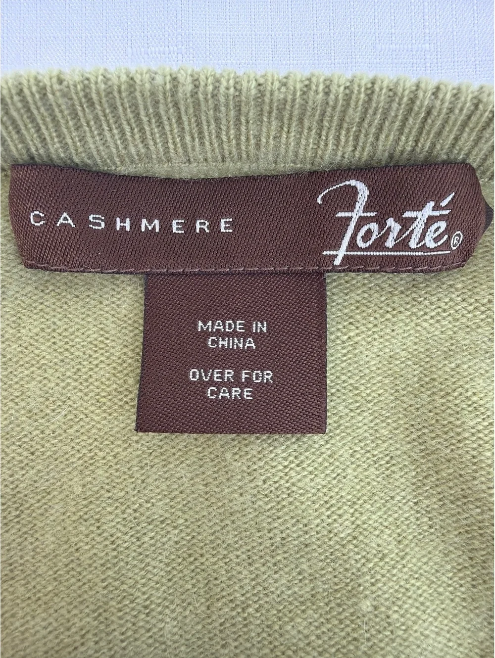 Cashmere Forte Women's Size L Green V-Neck Long Sleeve Sweater